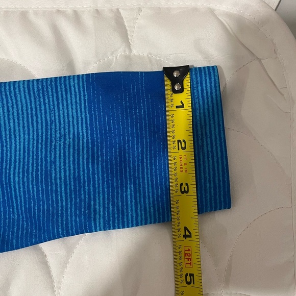 Reebok Women’s Long Sleeve Athletic Quarter-Zip – Size Medium - Picture 7 of 11